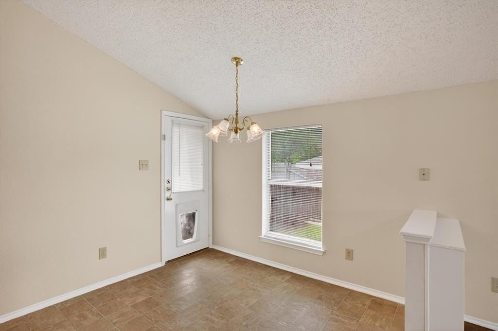 5009 Stage West Dr - Photo 6 of 15
