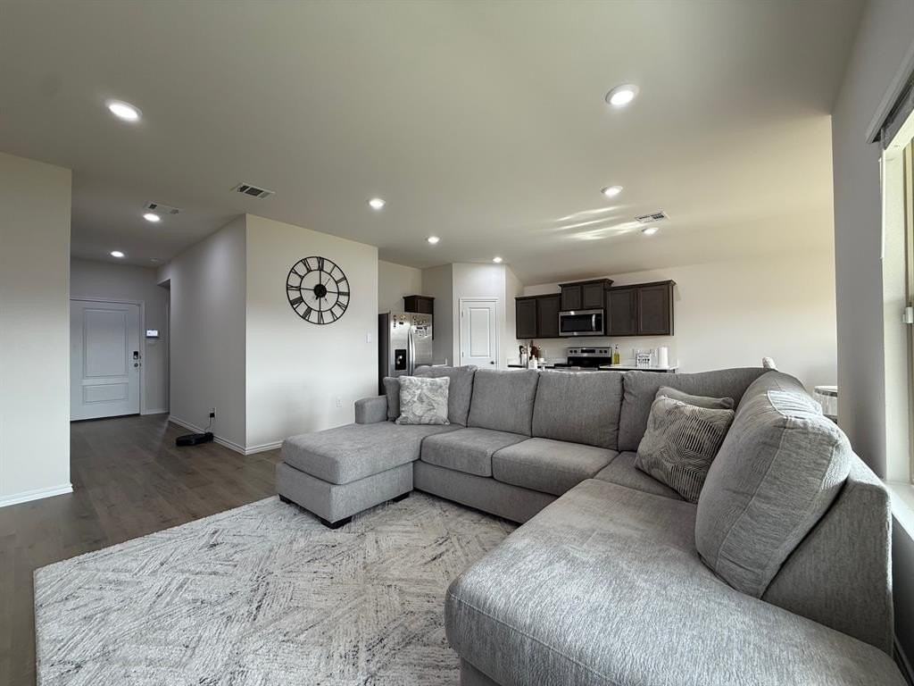 305 Charmed Way - Photo 3 of 36