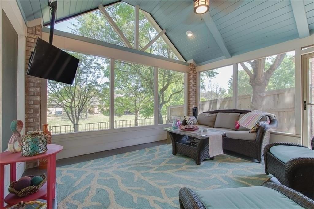 4721 Ridgedale Dr - Photo 2 of 23