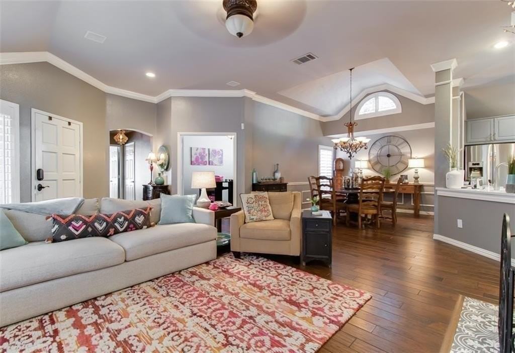 4721 Ridgedale Dr - Photo 4 of 23