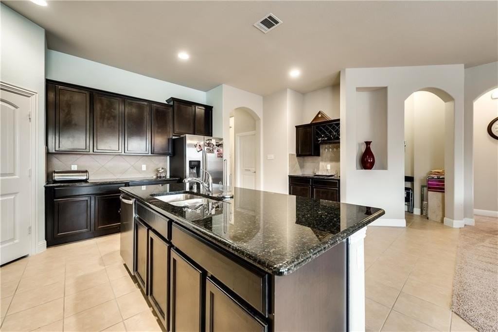 4001 Ellenboro St - Photo 4 of 20