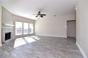 321 S Chestnut St - Photo 3 of 27