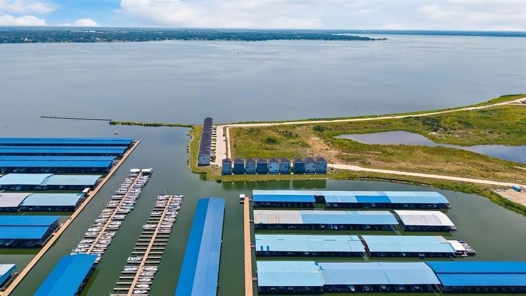 9303 Easy St - Photo 3 of 33