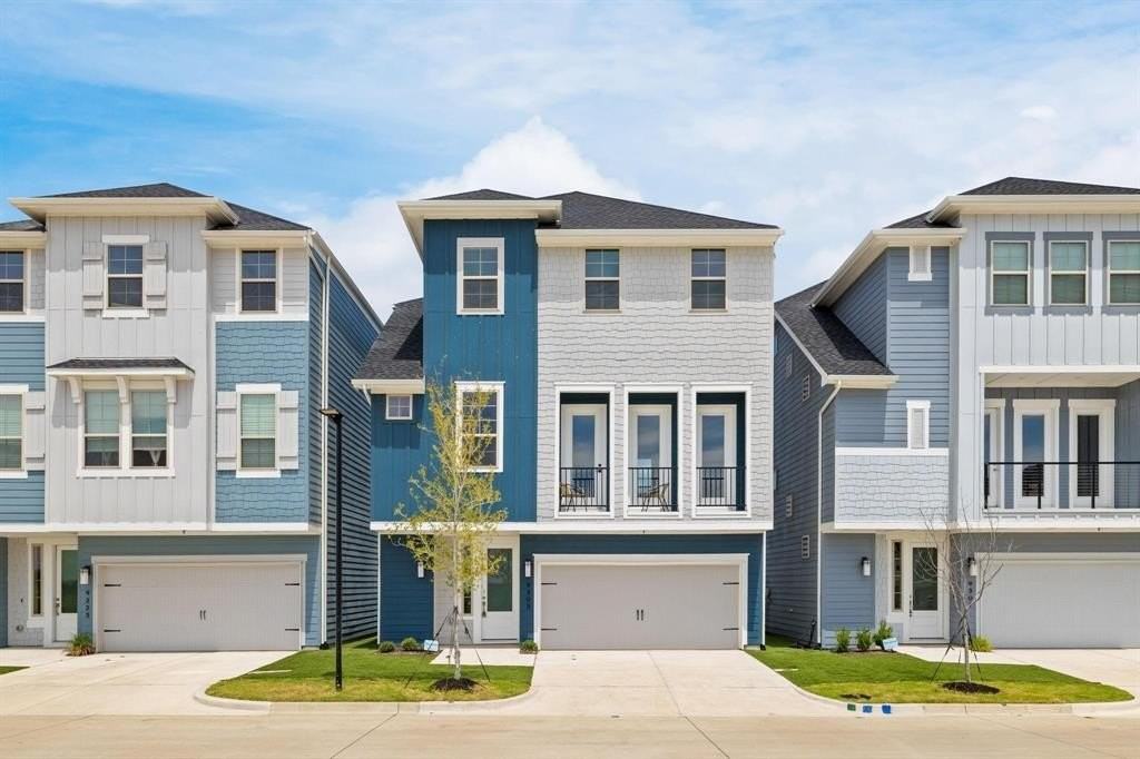 9303 Easy St - Photo 5 of 33