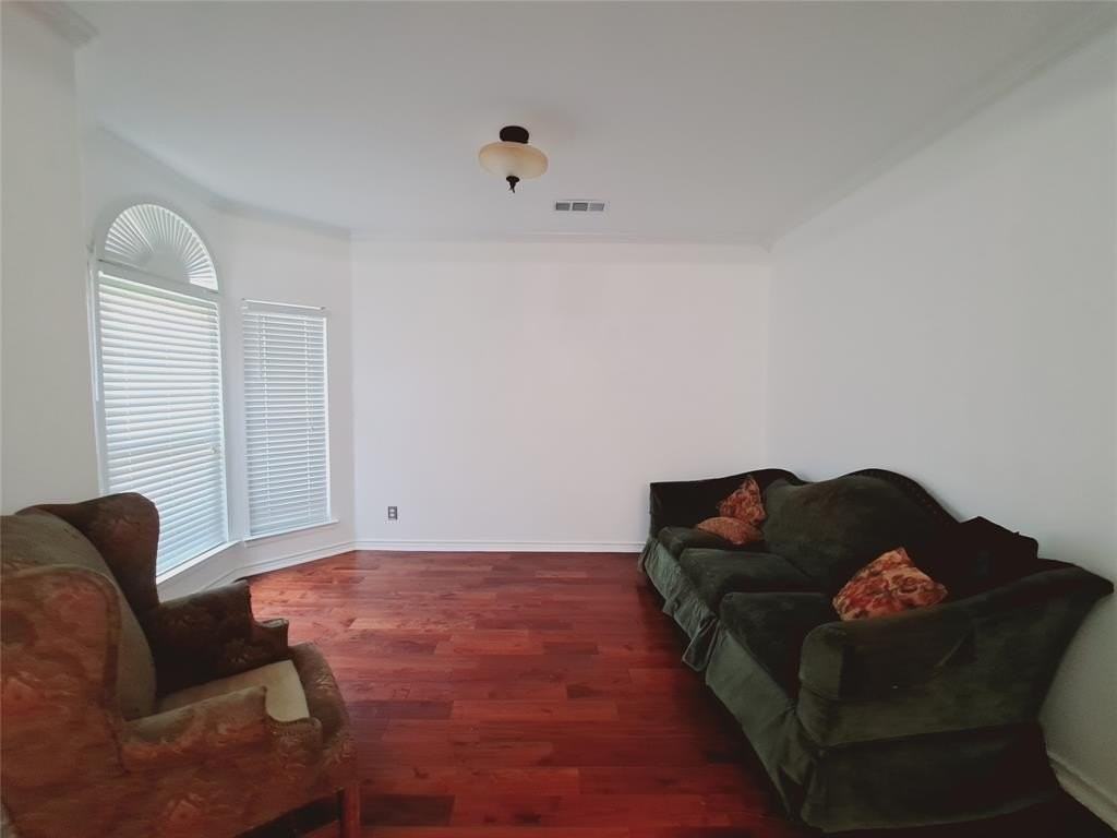 1534 Chapman Dr - Photo 3 of 28