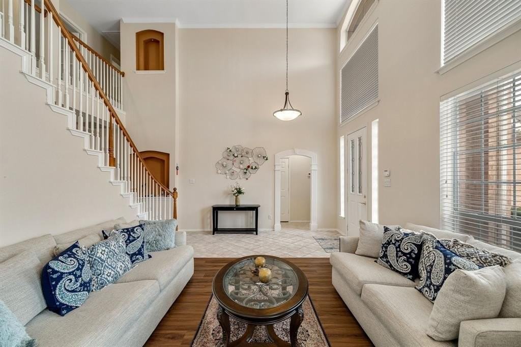 3921 Harrison Ct - Photo 5 of 39