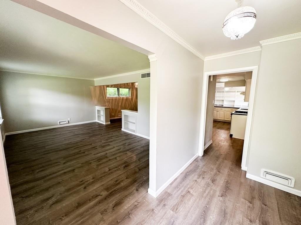6461 Danbury Ln - Photo 5 of 37