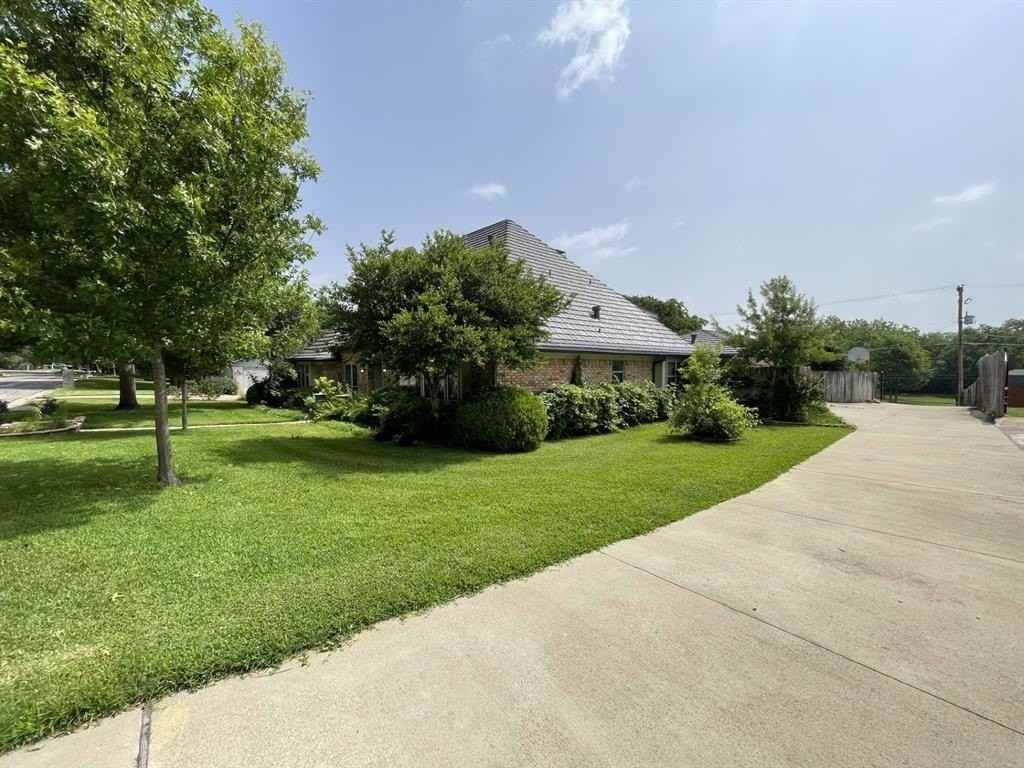 3209 Bridlegate Dr - Photo 2 of 24