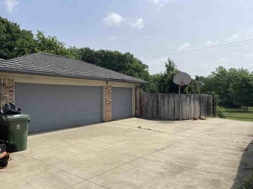 3209 Bridlegate Dr - Photo 3 of 24