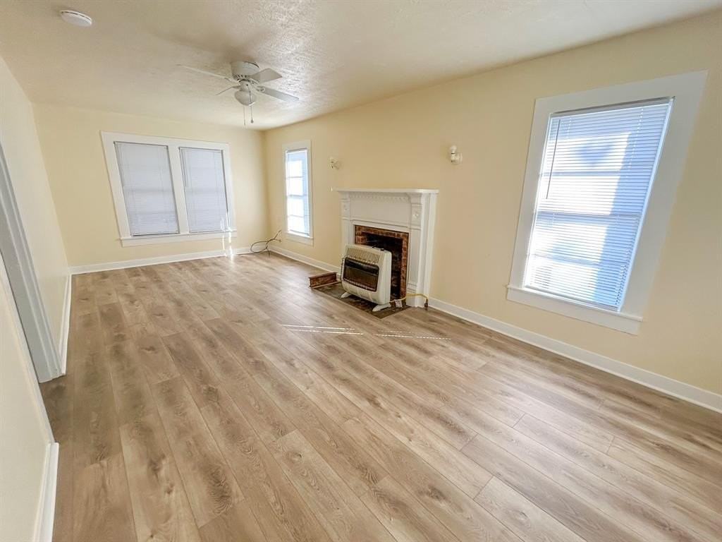 104 E Shoemaker St #A - Photo 2 of 9