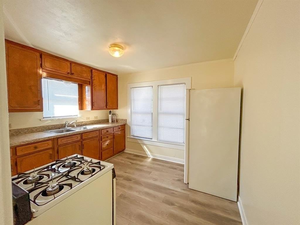 104 E Shoemaker St #A - Photo 5 of 9