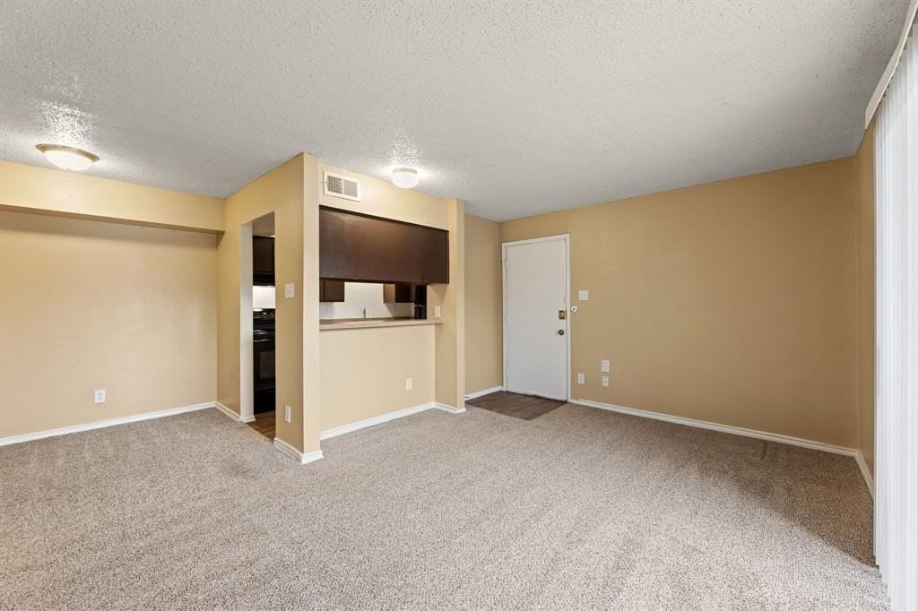 2515 Altamesa Blvd - Photo 4 of 20