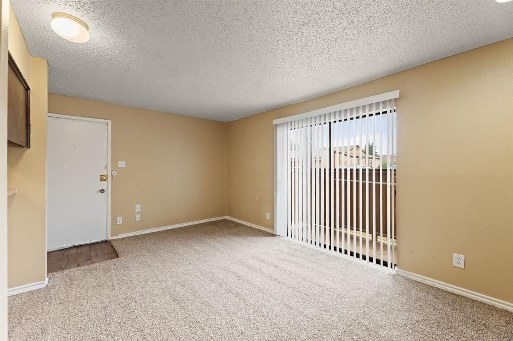 2515 Altamesa Blvd - Photo 5 of 20