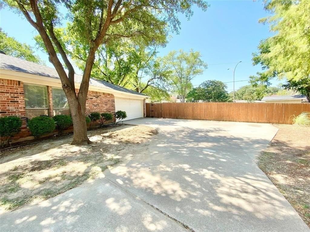 5714 Louise Way Dr - Photo 3 of 31