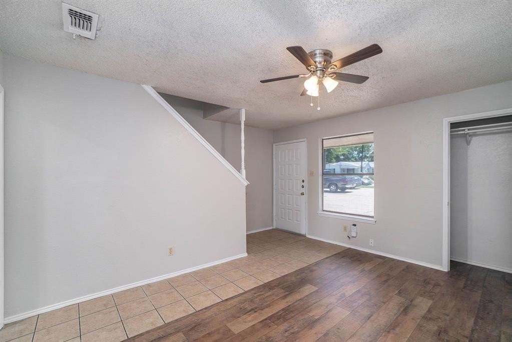 3301 Aurora St #B - Photo 2 of 21
