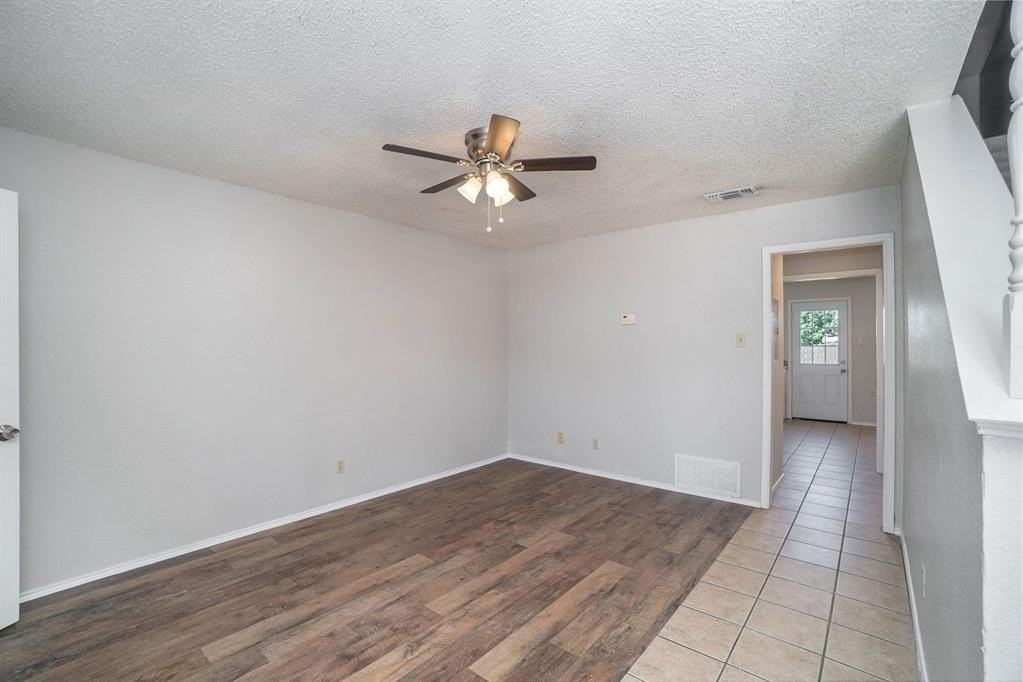 3301 Aurora St #B - Photo 4 of 21