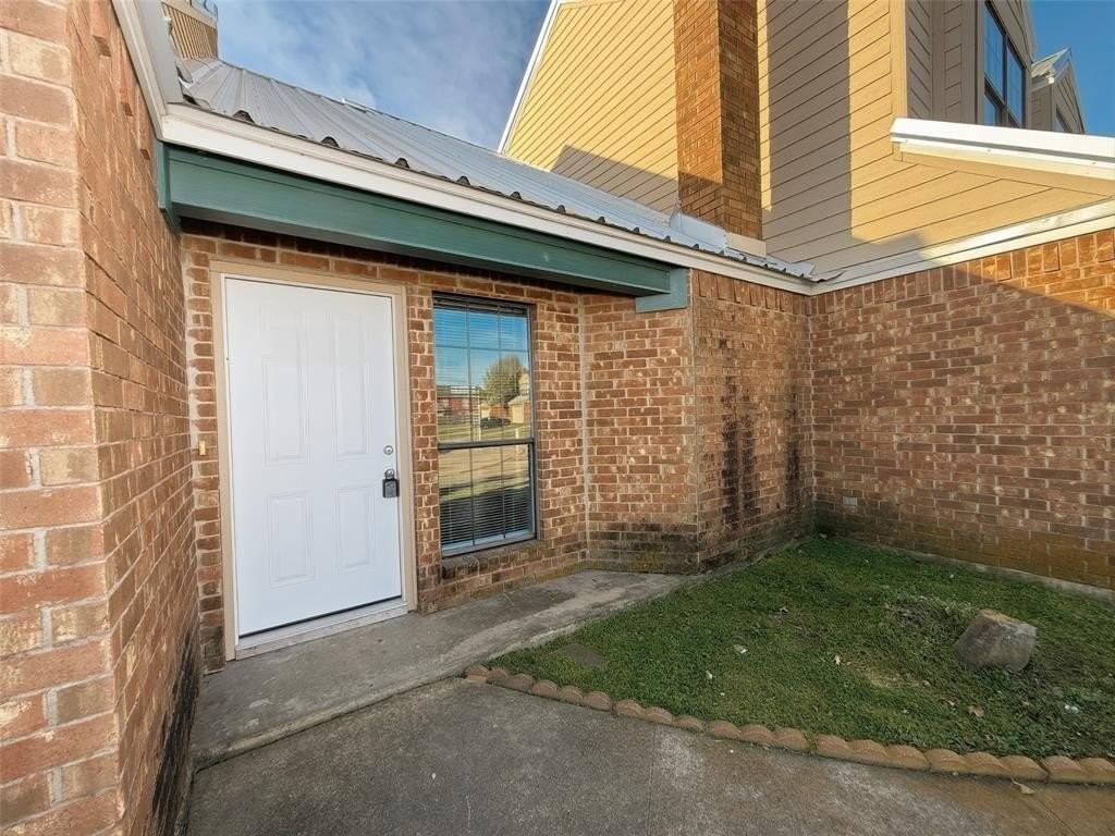 1900 W Taylor St - Photo 2 of 13