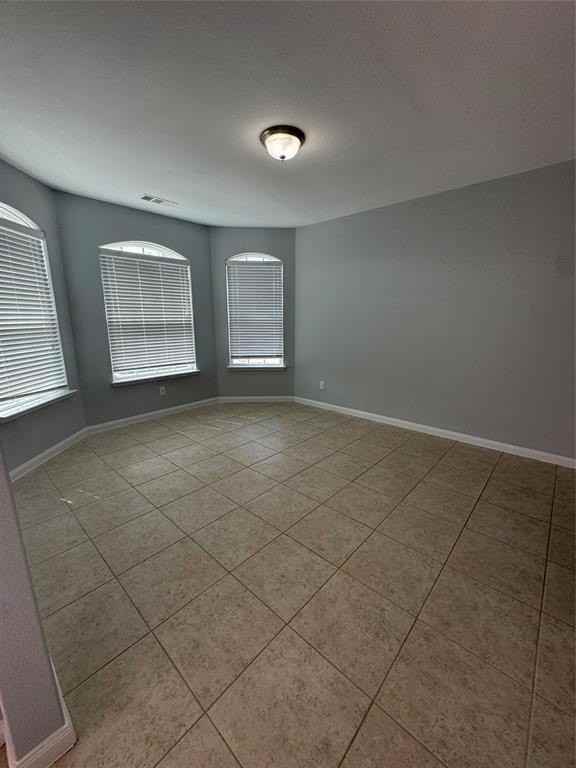 2132 Mulberry Dr - Photo 5 of 19