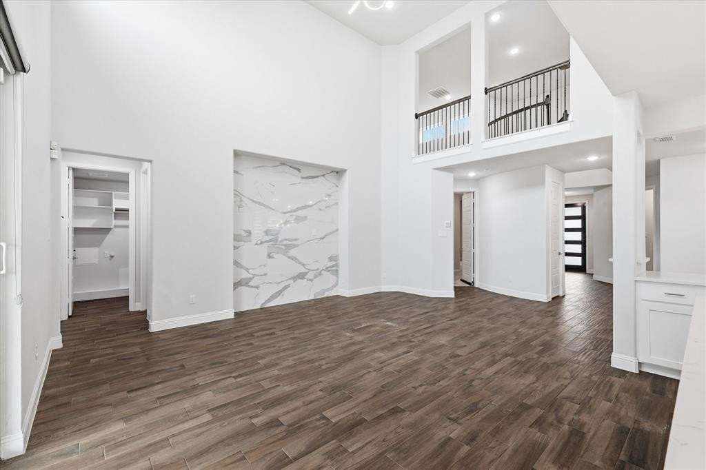 8053 Monks Cap St - Photo 5 of 40