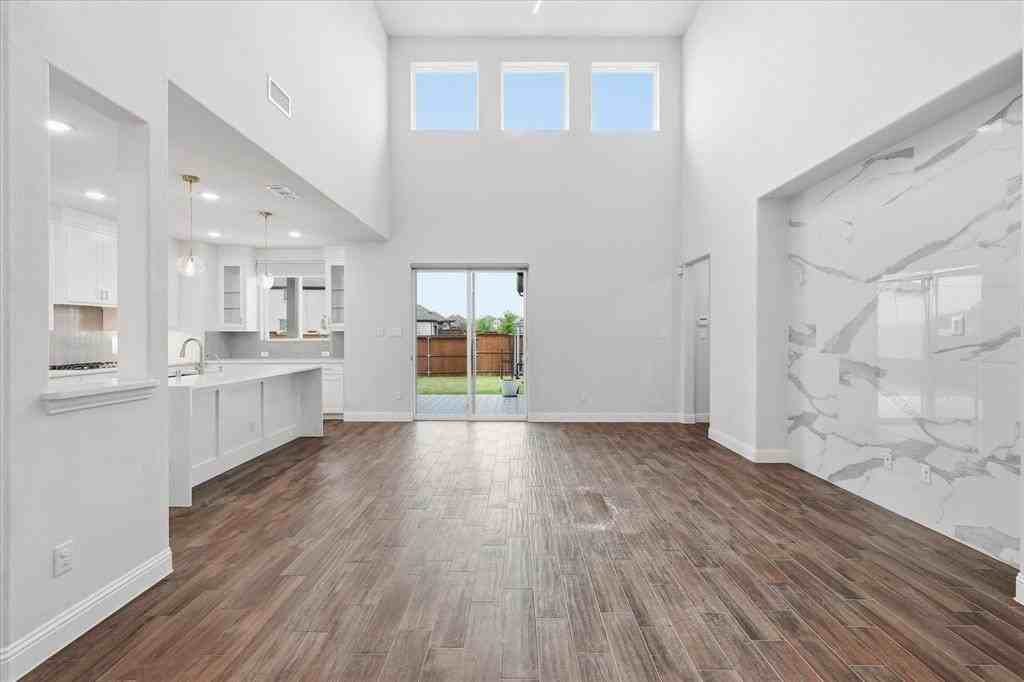 8053 Monks Cap St - Photo 6 of 40