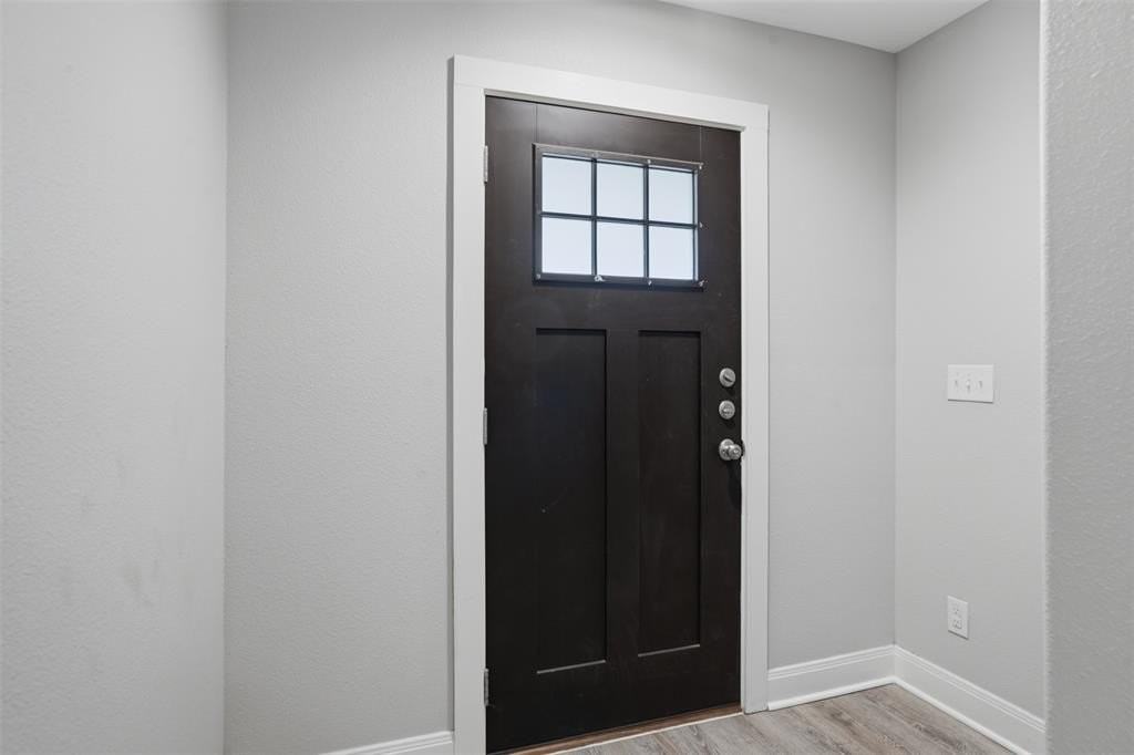1022 W Shepherd St #1022 - Photo 2 of 27