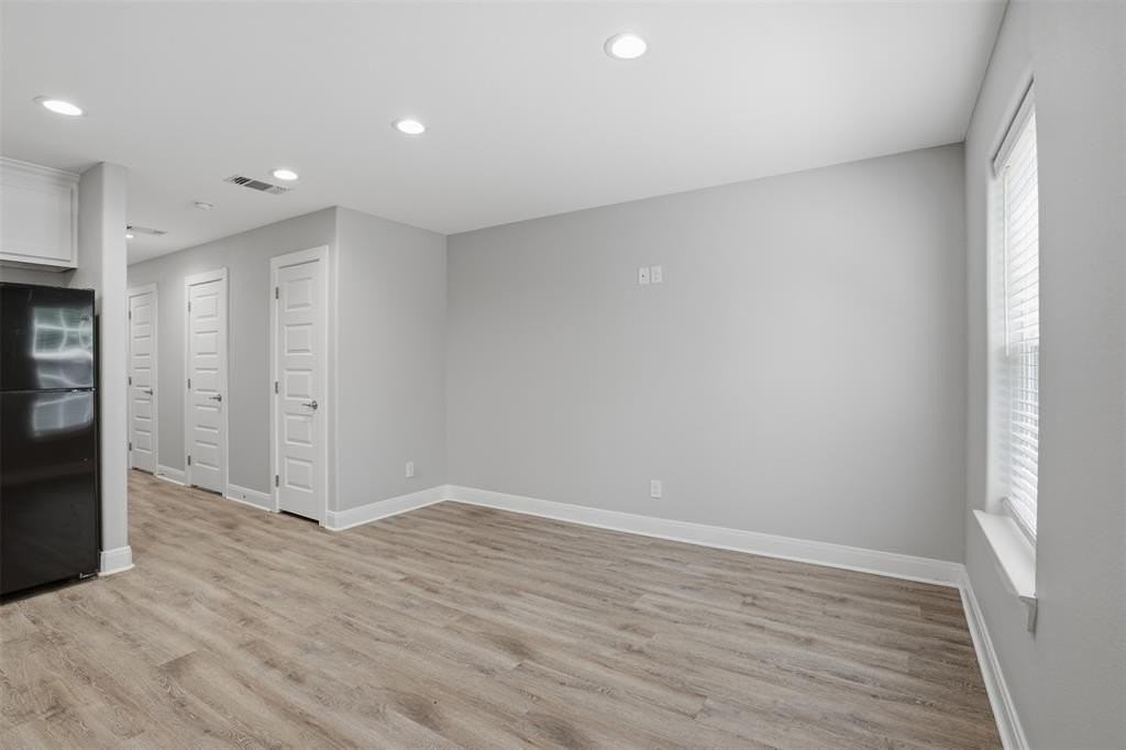 1022 W Shepherd St #1022 - Photo 5 of 27