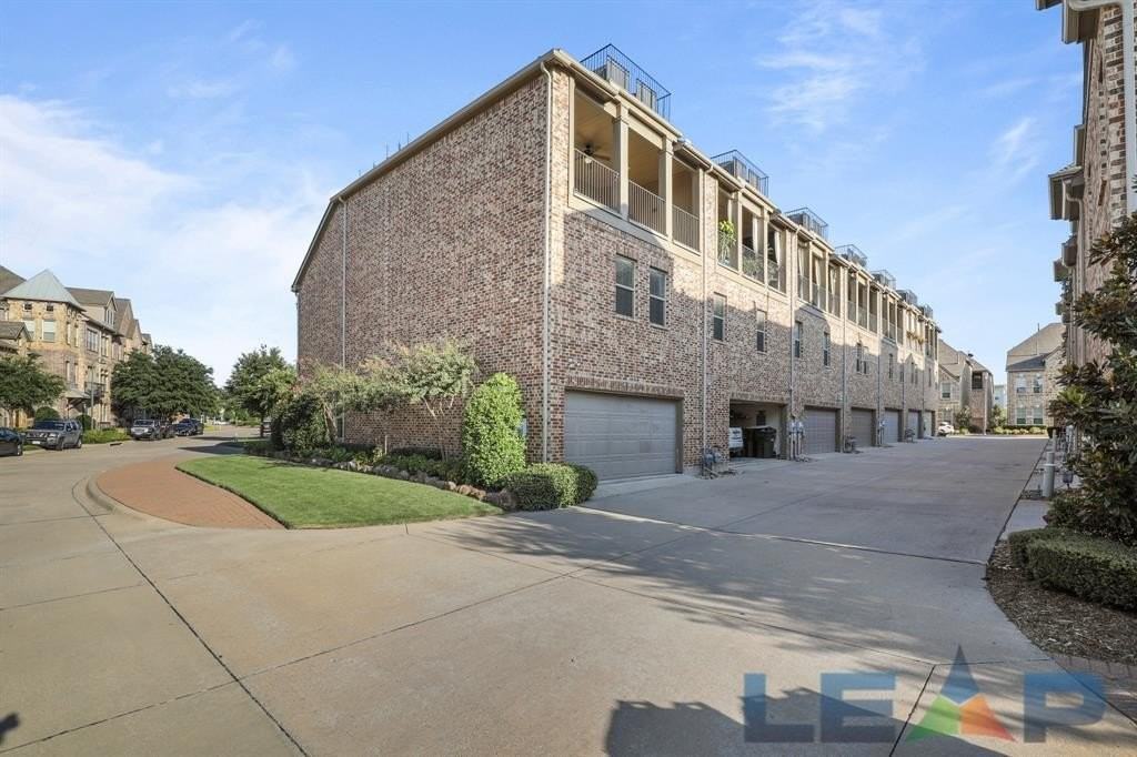 7931 Belinda Ln - Photo 3 of 27