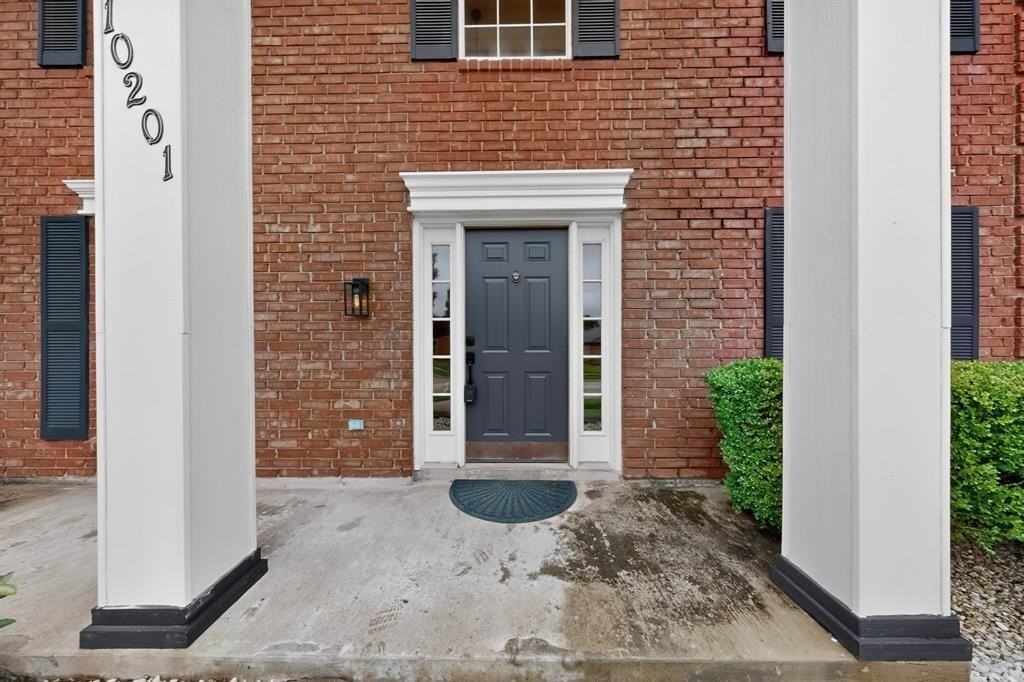 10201 Napa Valley Dr - Photo 4 of 40