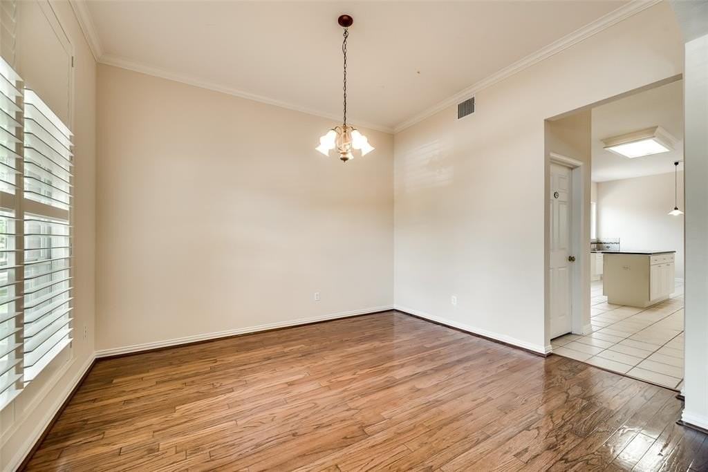 3902 Harlington Ln - Photo 6 of 31