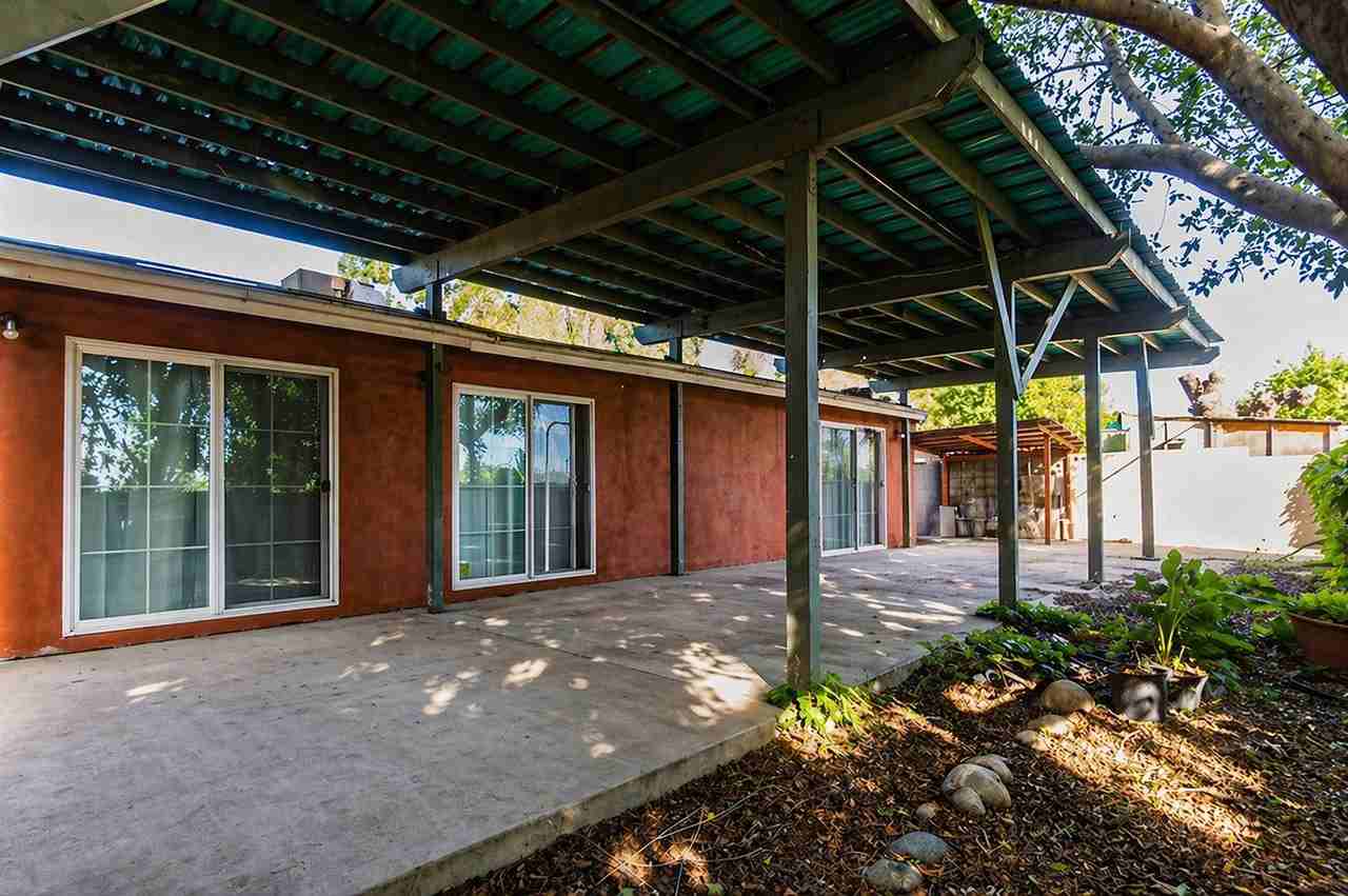 892 Vassar St - Photo 3 of 6