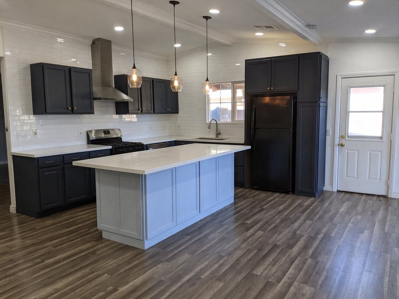 892 Vassar St - Photo 5 of 6