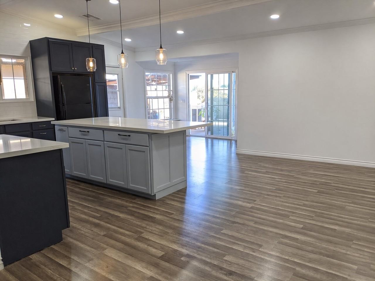 892 Vassar St - Photo 6 of 6