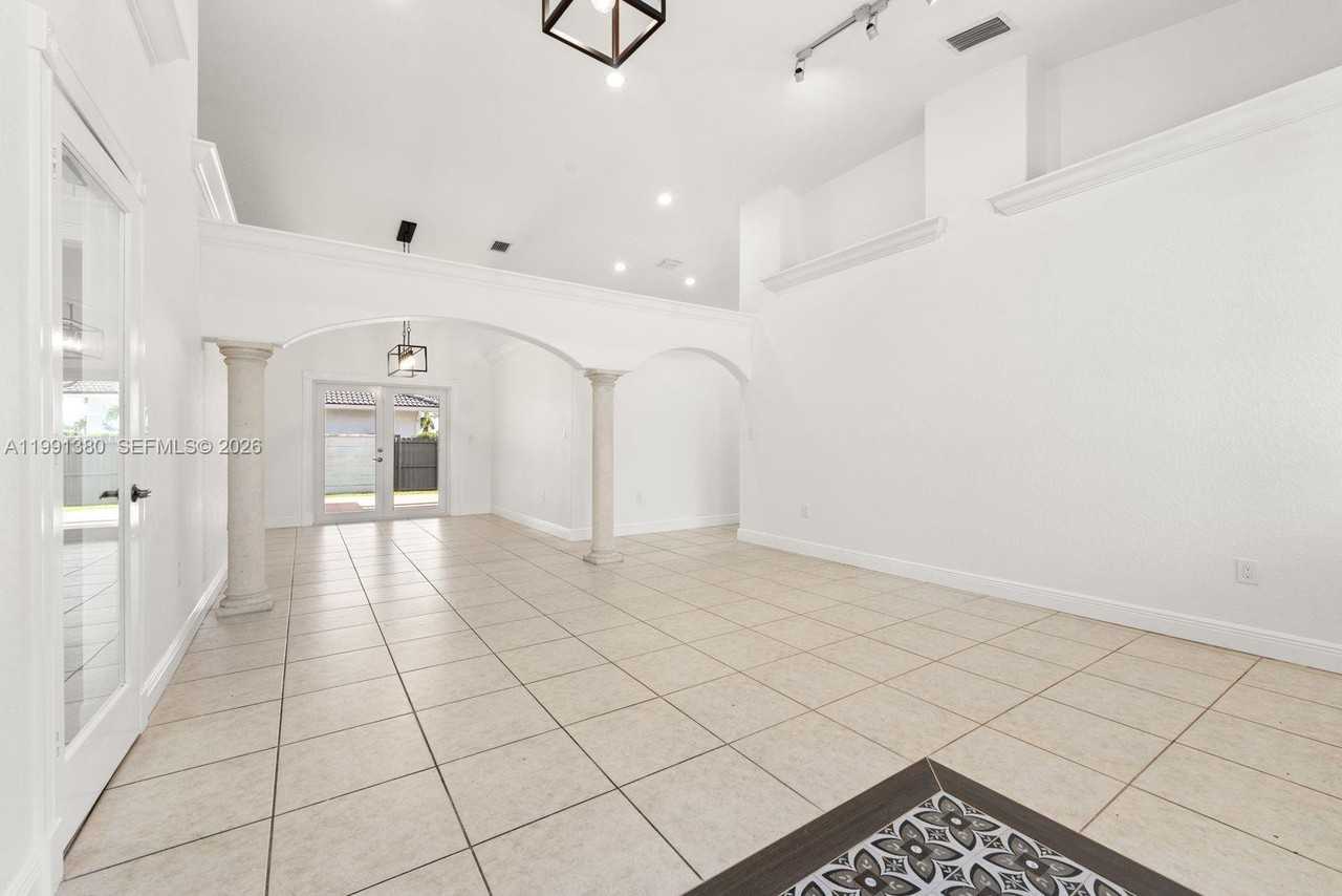 2891 Sw 143rd Pl - Photo 3 of 8