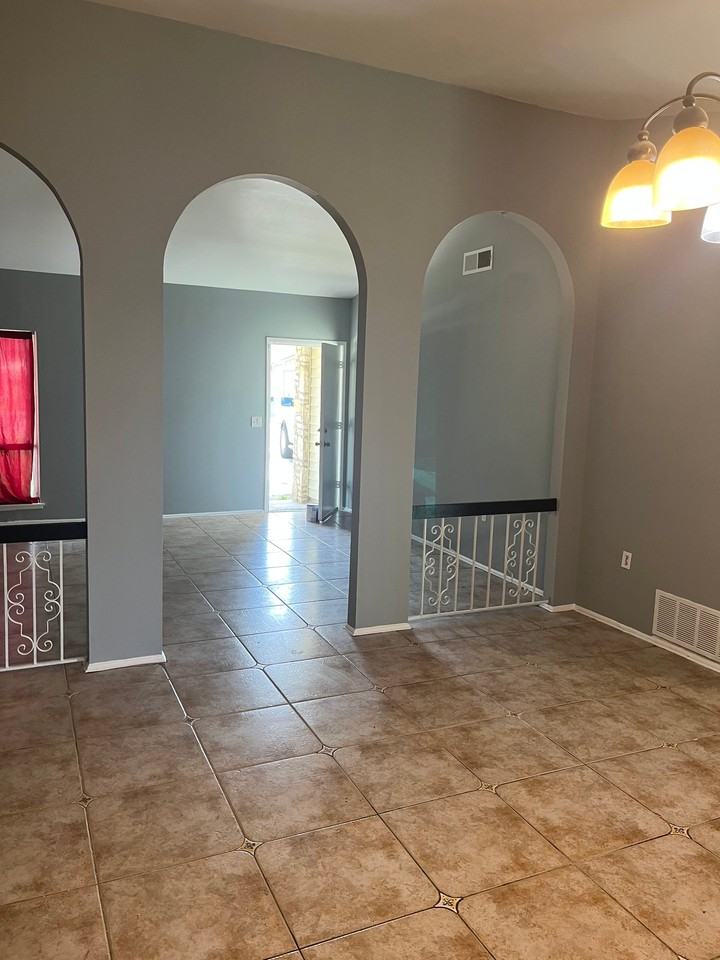 12315 Constitution St - Photo 3 of 17