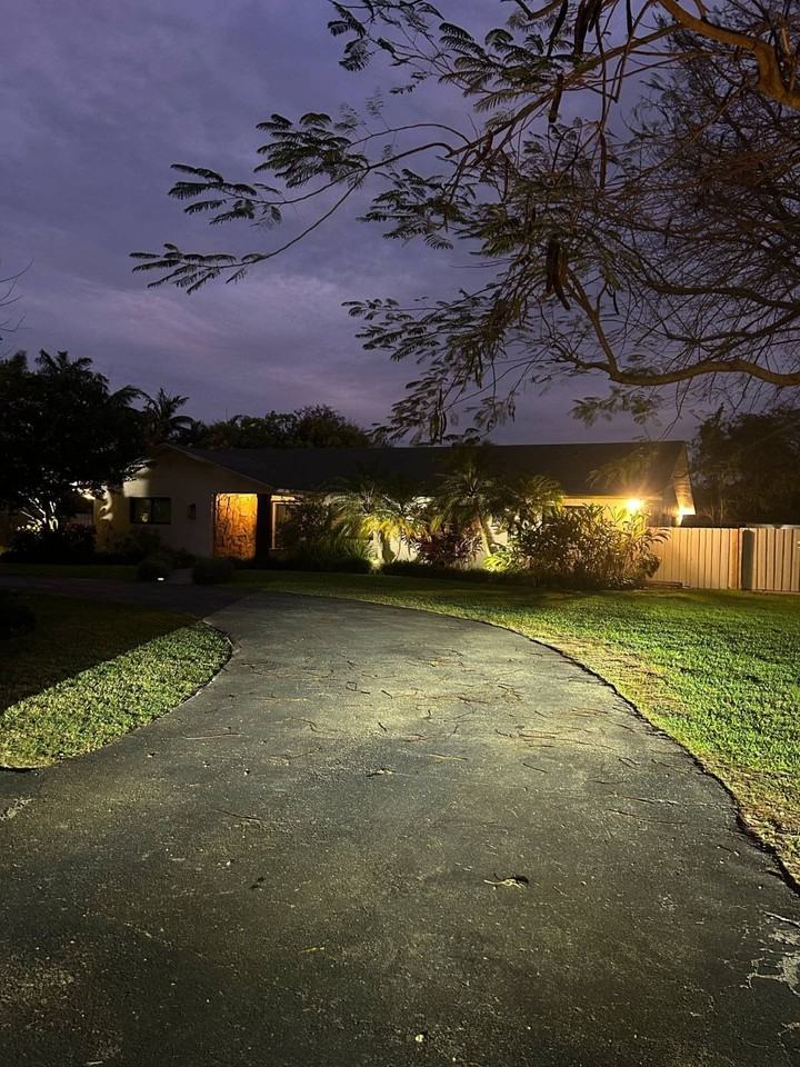 20945 Sw 240th St - Photo 2 of 9
