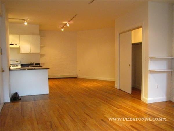 305 W Broadway - Photo 2 of 3