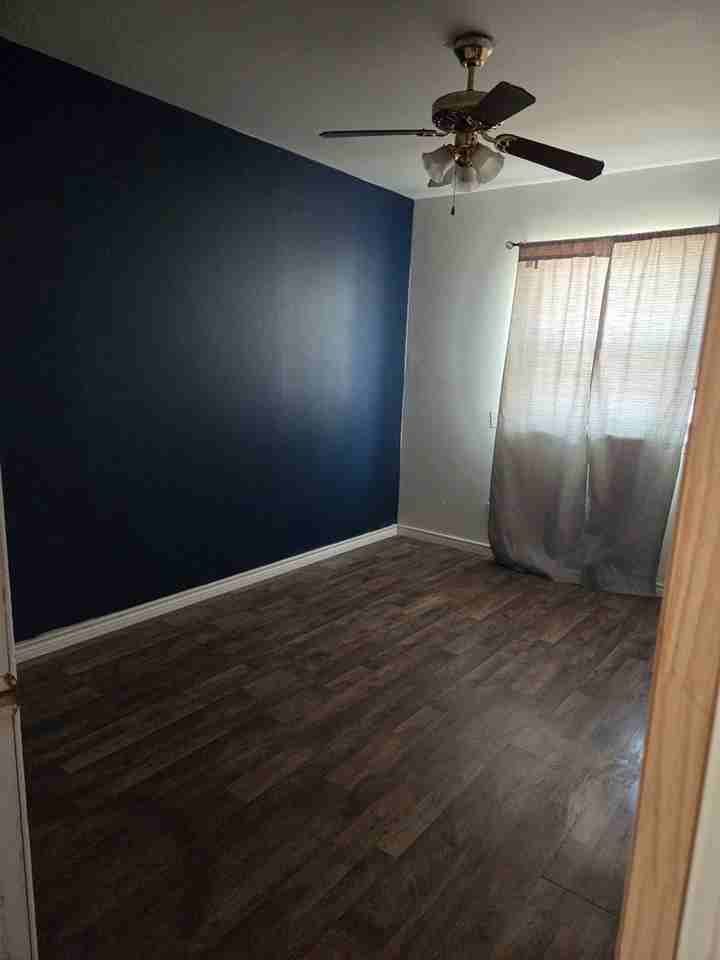 452 N B Ave - Photo 5 of 12