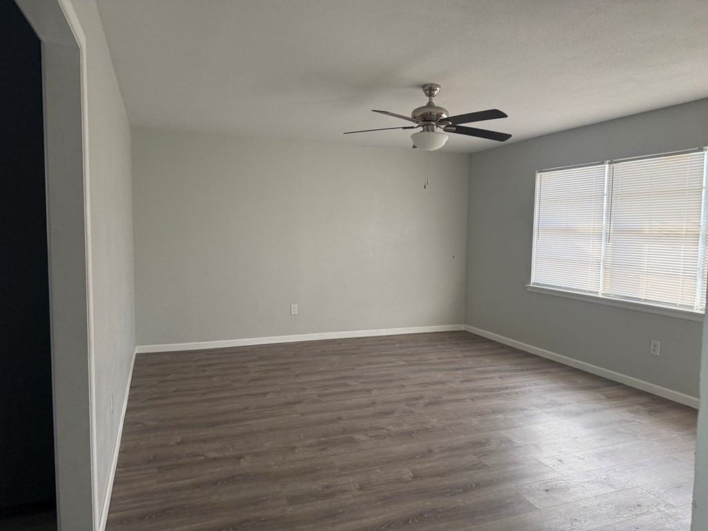 2705 Cambridge St - Photo 2 of 21