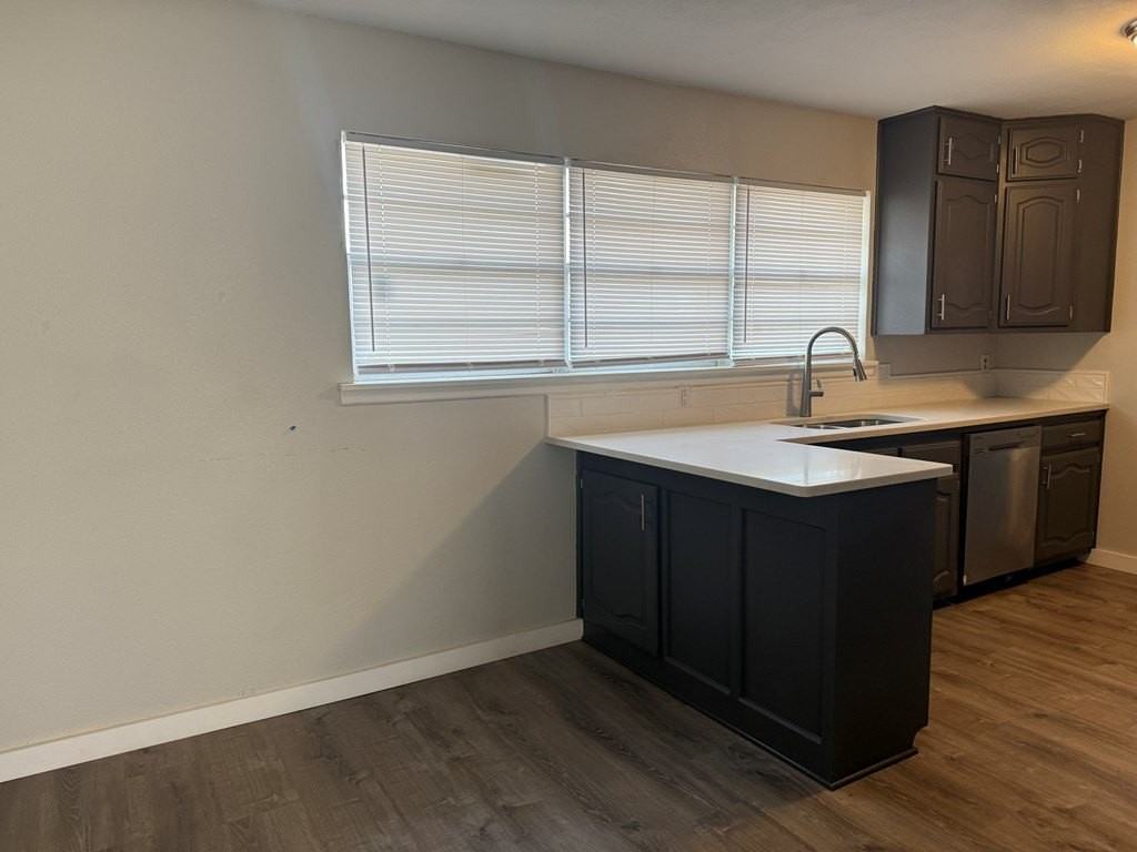 2705 Cambridge St - Photo 5 of 21