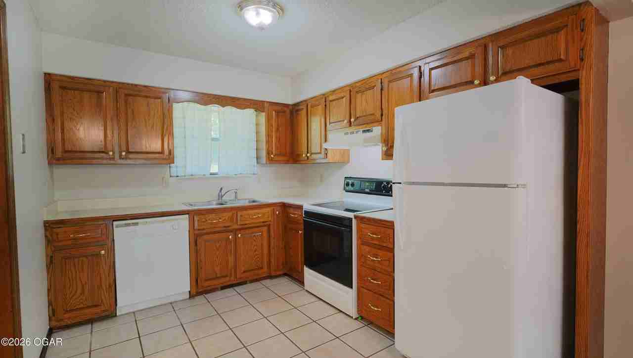 3015 N Loma Linda Dr #A - Photo 5 of 11