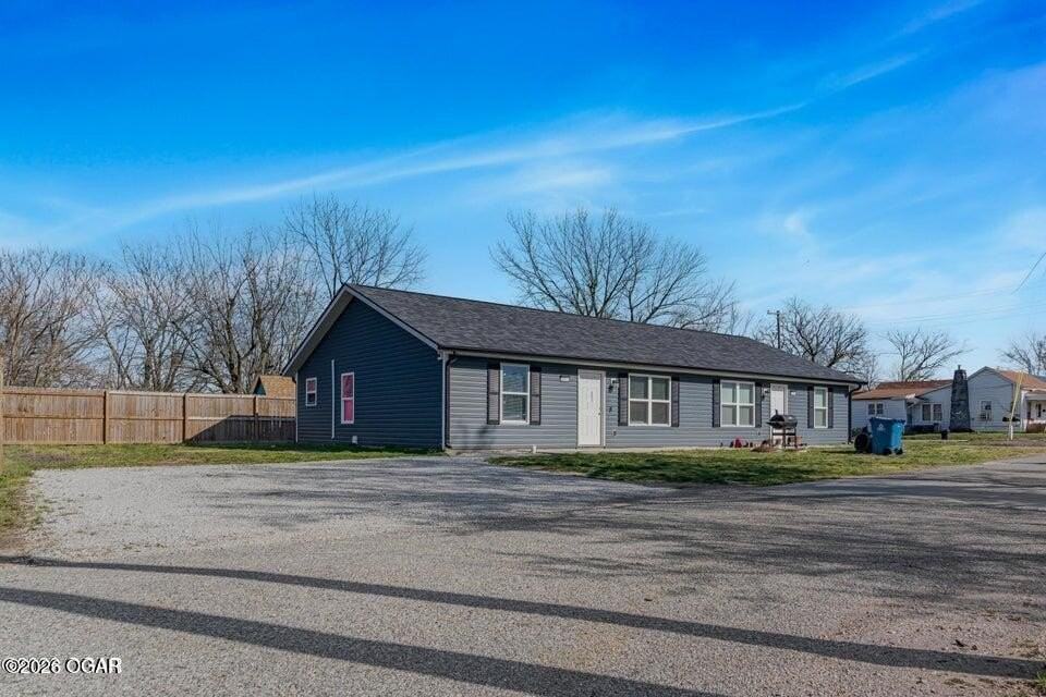 1001 E 5th St #B - Photo 2 of 10