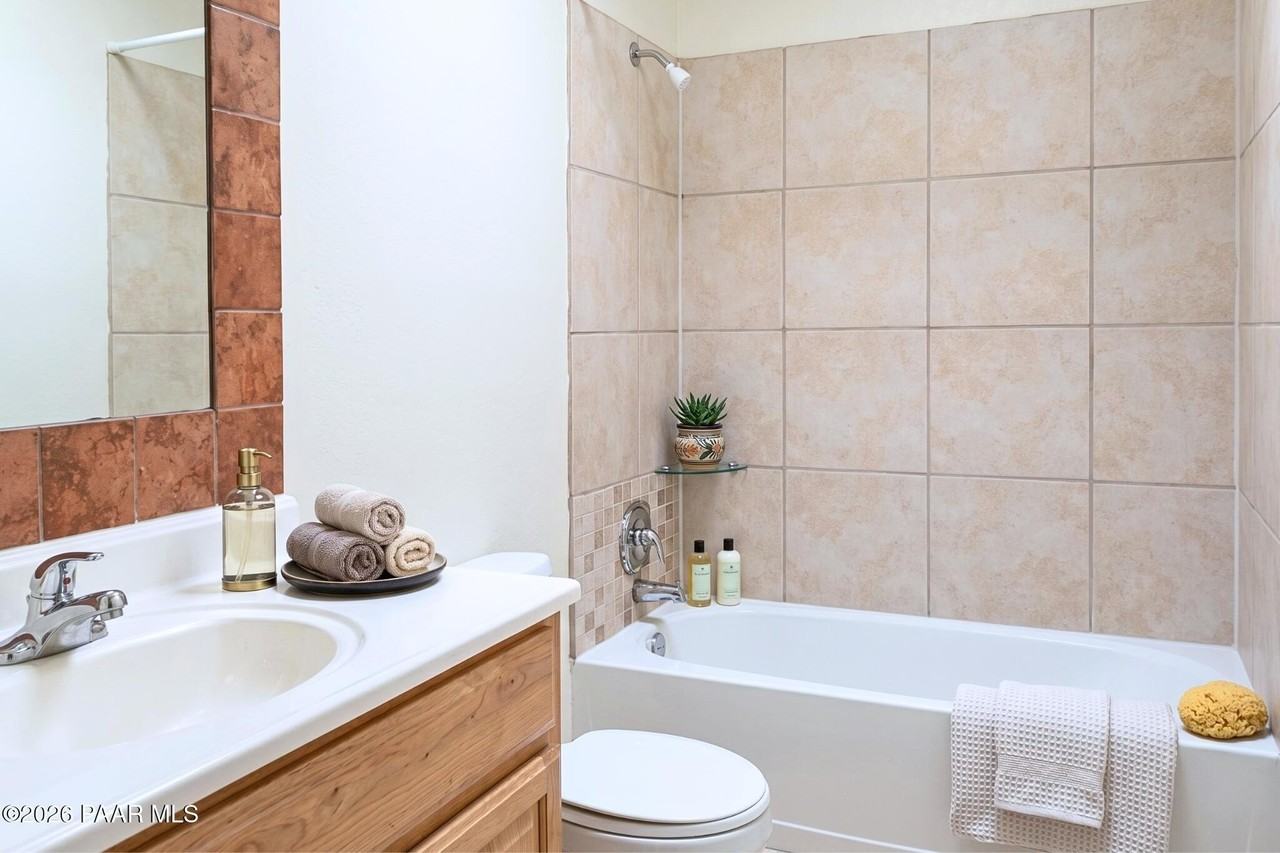 352 W Delano St #1 - Photo 5 of 6
