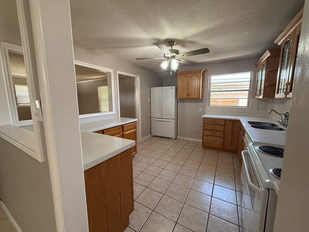 2608 Kessler Ave - Photo 6 of 17