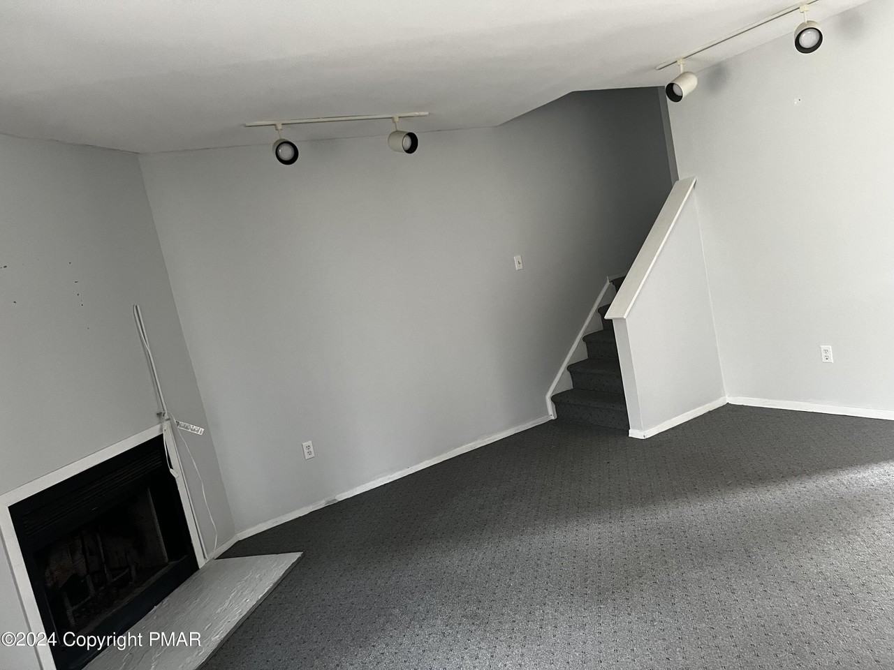 509 Wales Ct - Photo 4 of 22