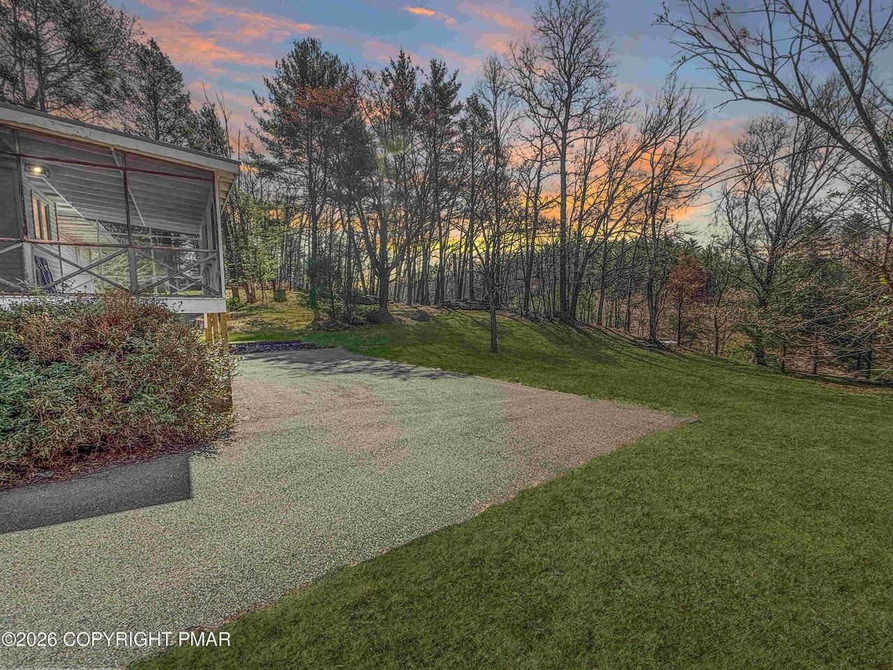 308 Hemlock Ln - Photo 2 of 21