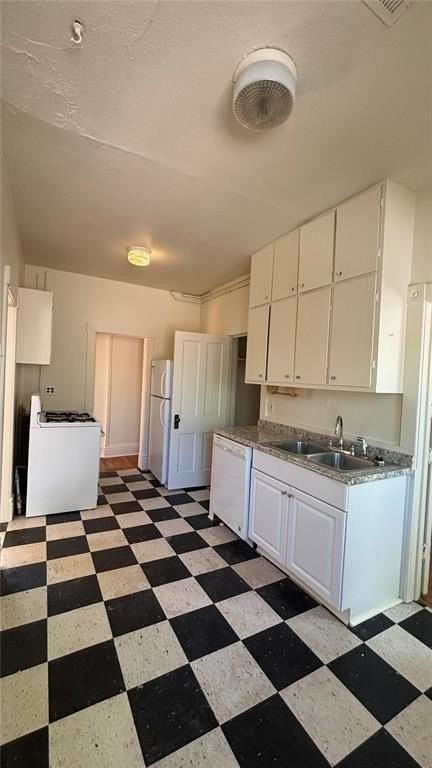 825 Midland Ave - Photo 7 of 25