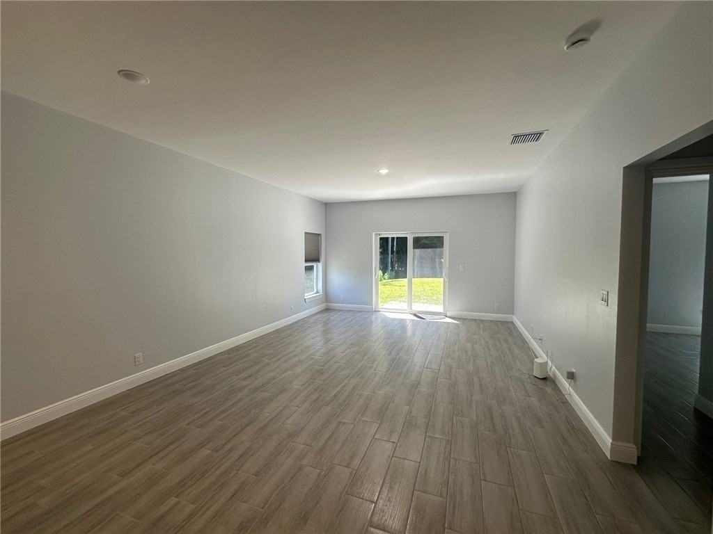 1685 22nd Ave Sw - Photo 5 of 18