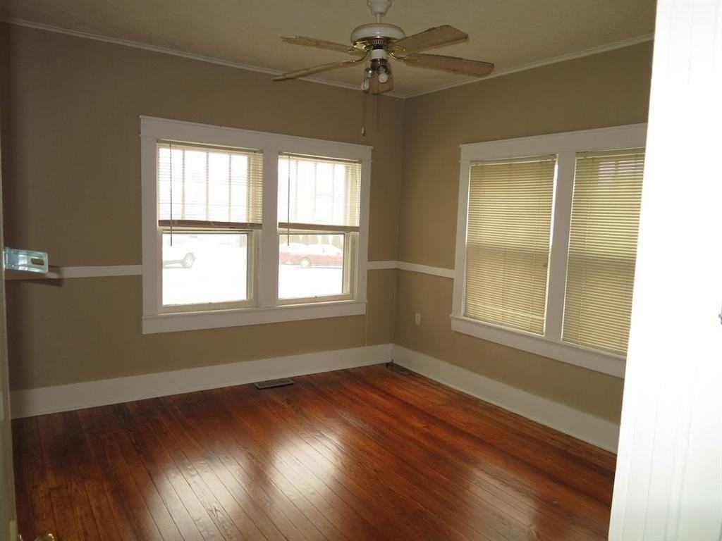 1048 Elm St - Photo 3 of 4