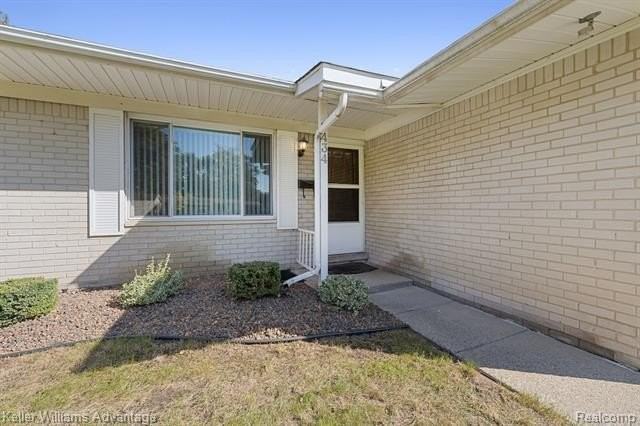 9434 Patton St - Photo 3 of 22