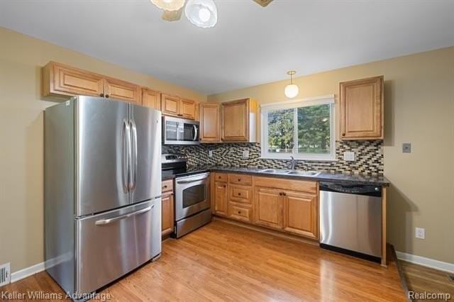 9434 Patton St - Photo 6 of 22